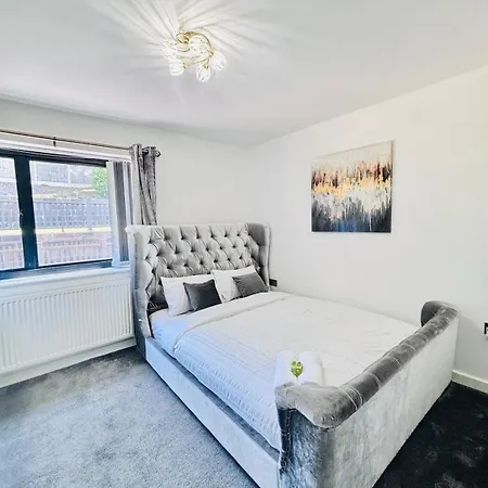 Luxury 5br With Access 아파트 맨체스터