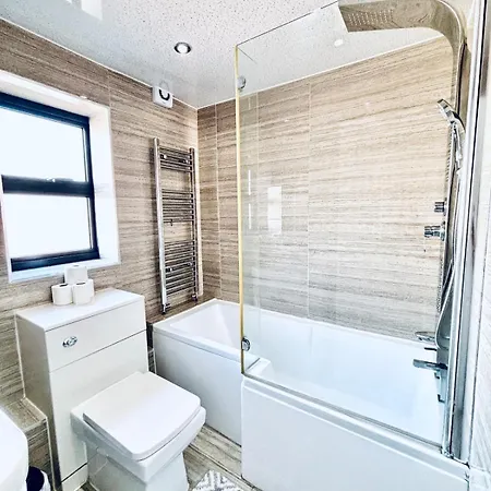 Luxury 5br With Access *