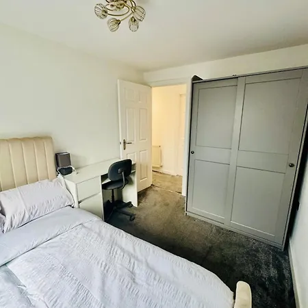 Apartment Luxury 5br With Access *