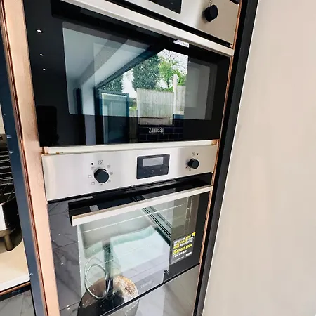 Luxury 5br With Access *