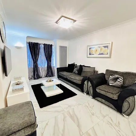 Luxury 5br With Access * Manchester