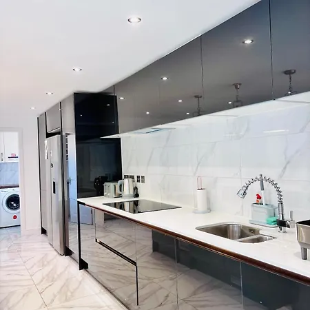 Apartment Luxury 5br With Access