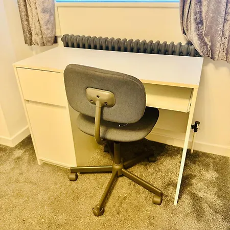 Luxury 5br With Access * Manchester