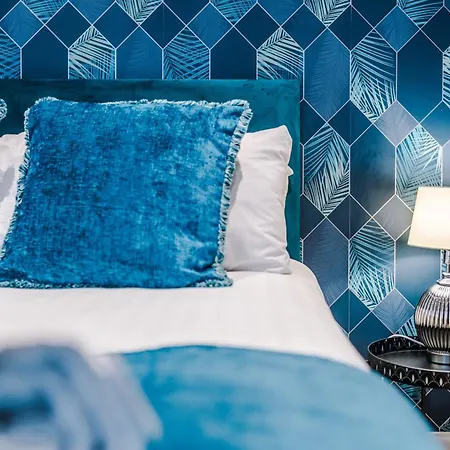 Rest&recharge At A Luxury Retreat In - Sleeps 11, 5 Bedrooms, 3 Bathrooms, Free Parking Ferienhaus *
