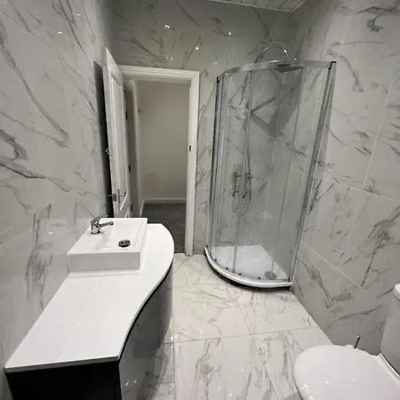 Oyo The Pleasant House Otel Manchester