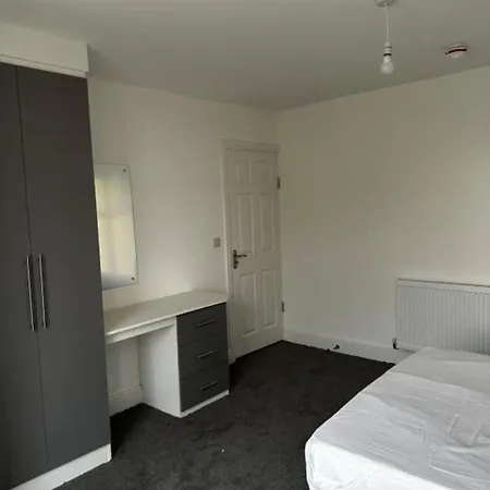 Oyo Cheetham Hill Guest house Manchester