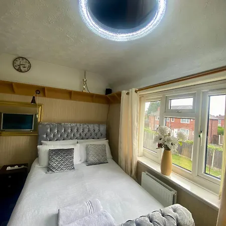 Clayton Homestay *