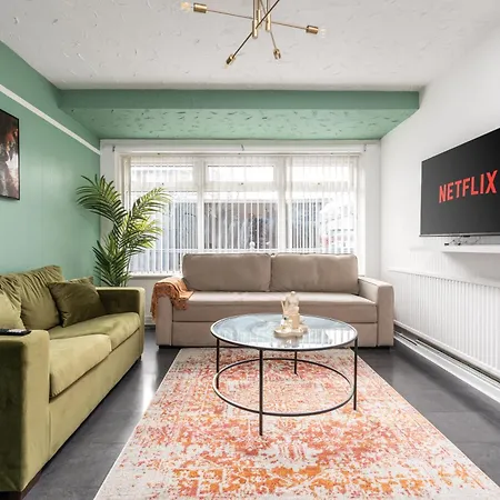 The Jade - Pool Table - Man Utd - Centre - 4bd マンチェスター