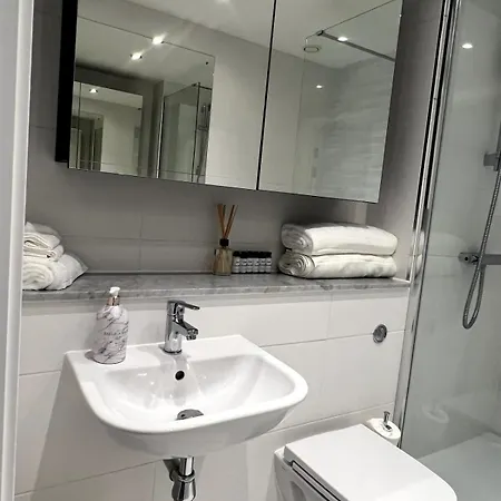 Apartment New 2br In Mcr Citycenter *
