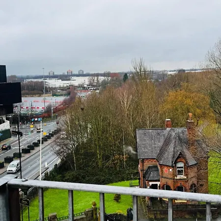 Apartment Chic 2-bed Flat - Coop Live & Ethiad