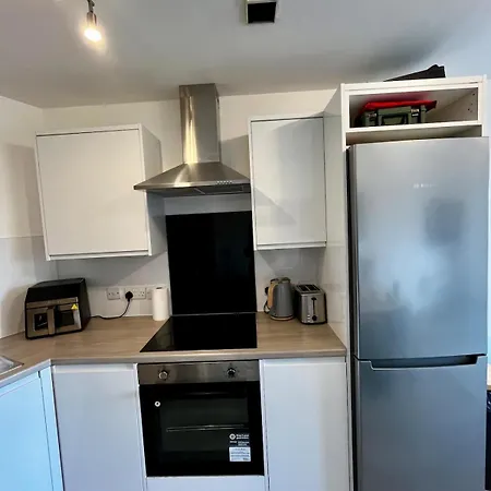 Chic 2-bed Flat - Coop Live & Ethiad
