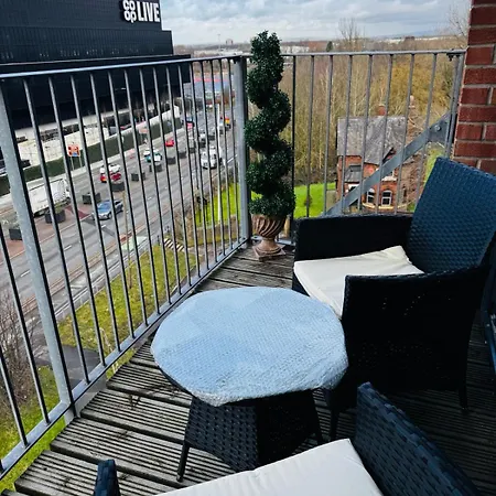 Apartment Chic 2-bed Flat - Coop Live & Ethiad *