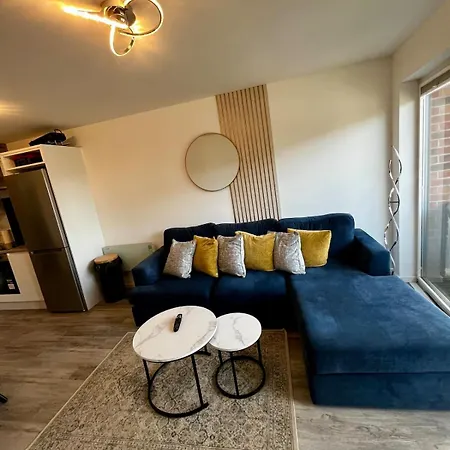 Chic 2-bed Flat - Coop Live & Ethiad Apartment *