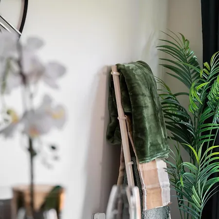 2bedroom Flat Apartment *