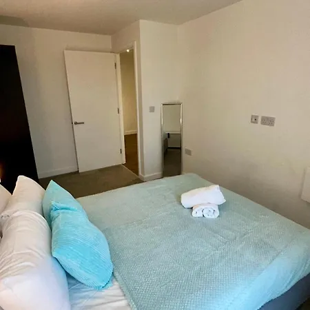 Lux Livin' - Luxury 2 Bed Penthouse Large Balcony