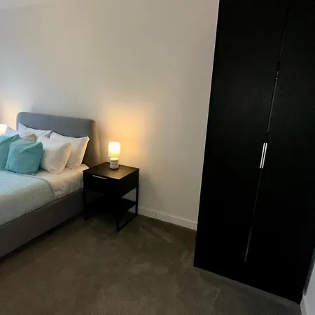 Apartment Lux Livin' - Luxury 2 Bed Penthouse Large Balcony