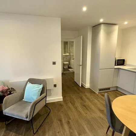 Apartment Lux Livin' - Luxury 2 Bed Penthouse Large Balcony *