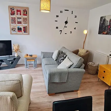 Large 4bedroom 4bathroom Townhouse By Coop Live Arena Manchester
