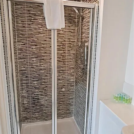 Large 4bedroom 4bathroom Townhouse By Coop Live Arena * Manchester
