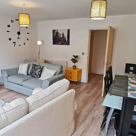 Large 4bedroom 4bathroom Townhouse By Coop Live Arena * Manchester