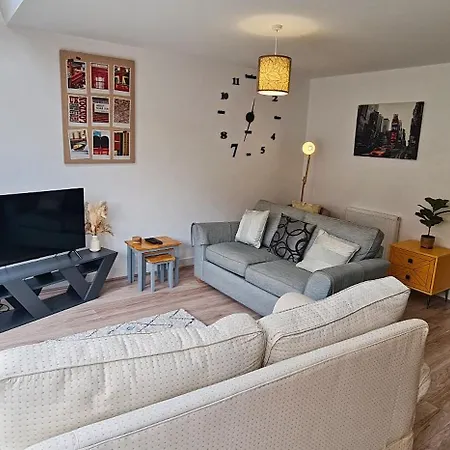 Large 4bedroom 4bathroom Townhouse By Coop Live Arena * Manchester