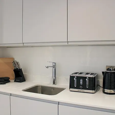 Slate 1br & Views Apartment