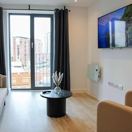 Slate 1br & Views Apartment