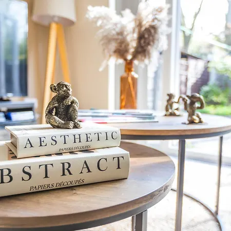 Forest View- Oasis Mural -didsbury Zen Sleeps 10 Manchester