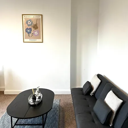 Apartment The Failsworth Collection - Stylish With Free Parking