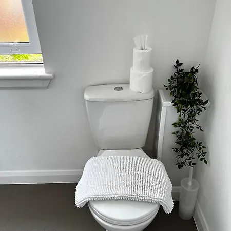 The Failsworth Collection - Stylish With Free Parking *