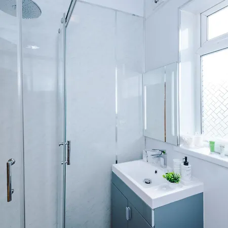 Ferienhaus Cosy 3br Family Near Coop Live And Etihad Stadium - Free Parking! *