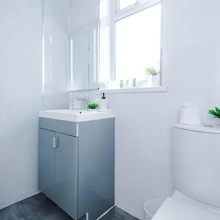 Ferienhaus Cosy 3br Family Near Coop Live And Etihad Stadium - Free Parking! *
