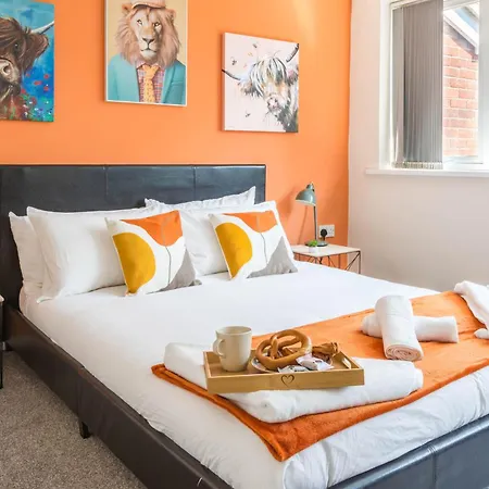 Spacious 4-bed Free Parking Short Or Long *