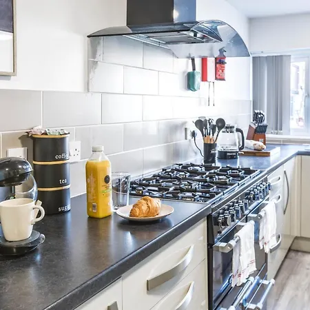 Сasa de vacaciones Spacious 4-bed Free Parking Short Or Long *