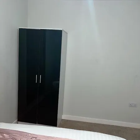 Homestay Cozy With Private Bathroom Close To Centre In Shared