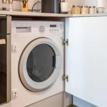 - Sleeps3 - Centre - Street Parking דירה