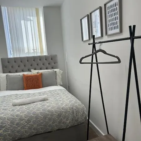 The Failsworth Collection - Stylish With Free Parking * Manchester