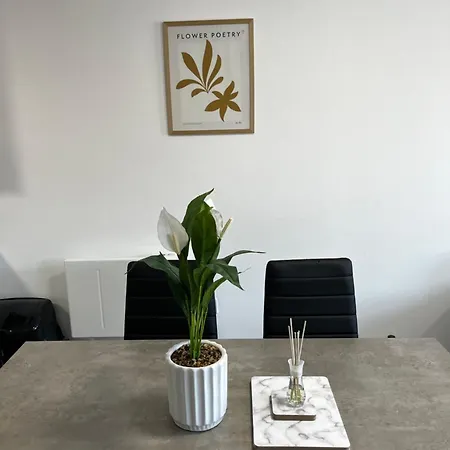 The Failsworth Collection - Stylish With Free Parking Manchester