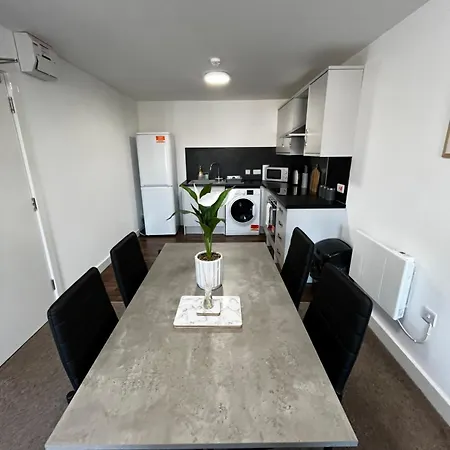 The Failsworth Collection - Stylish With Free Parking Manchester