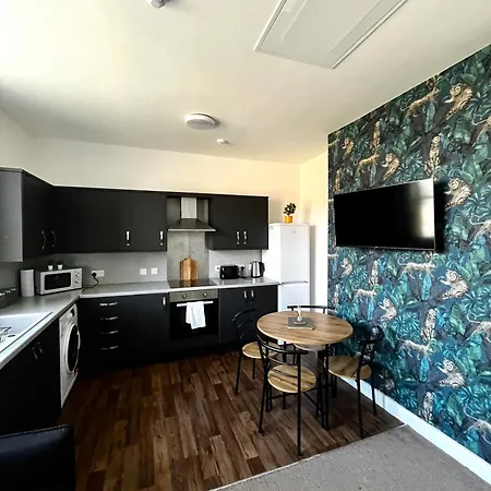 The Failsworth Collection - Stylish With Free Parking *