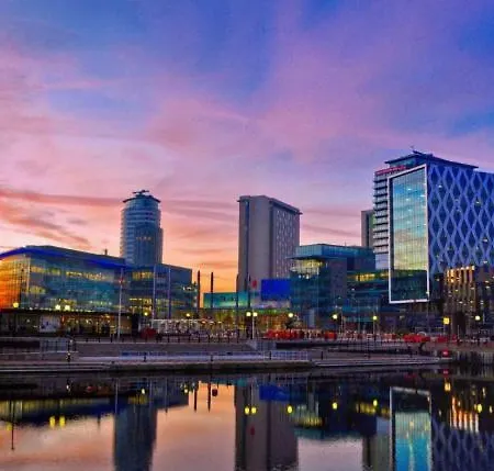 Apartment Numberone - Pink - Mediacityuk *