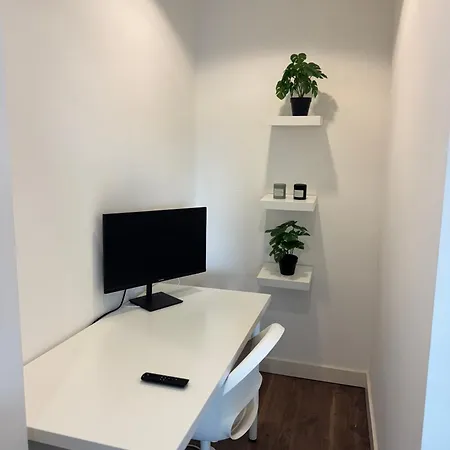 Apartment Numberone - Pink - Mediacityuk *