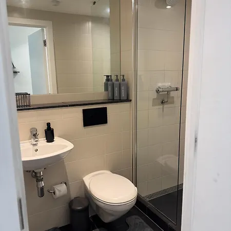 Appartement Numberone - Pink - Mediacityuk *
