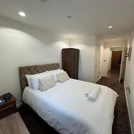 Numberone - Pink - Mediacityuk Manchester