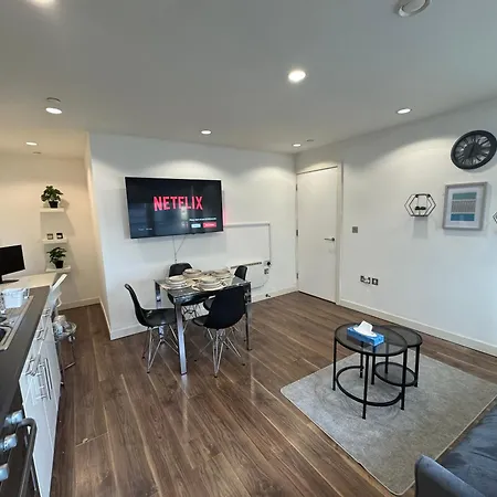 Appartement Numberone - Pink - Mediacityuk Manchester