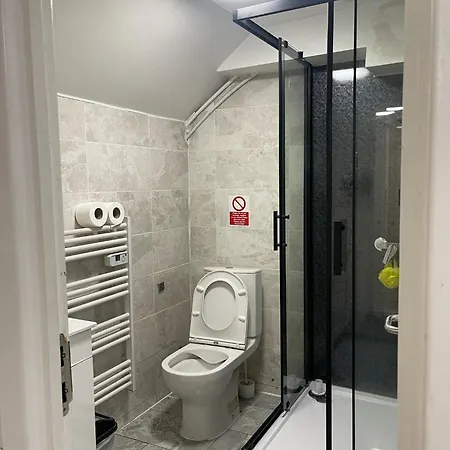 Rahman Albergue Manchester
