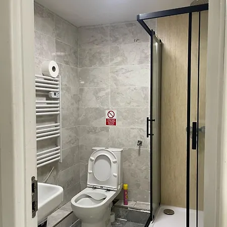 Rahman Albergue Manchester