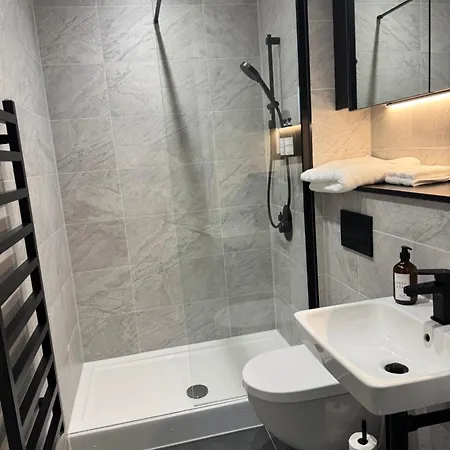 Equinox Apartment *