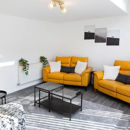 Bright & Luxurious With Garden * Manchester