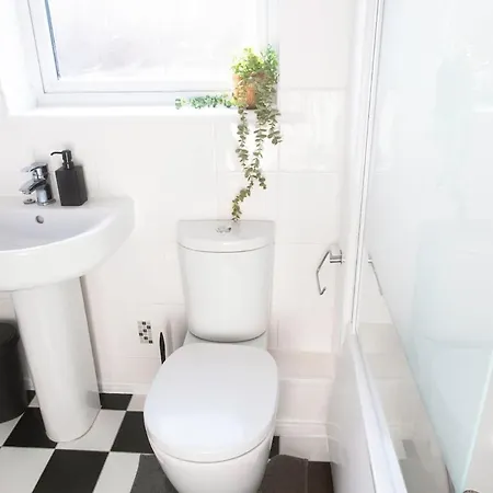 Bright & Luxurious With Garden Apartment *